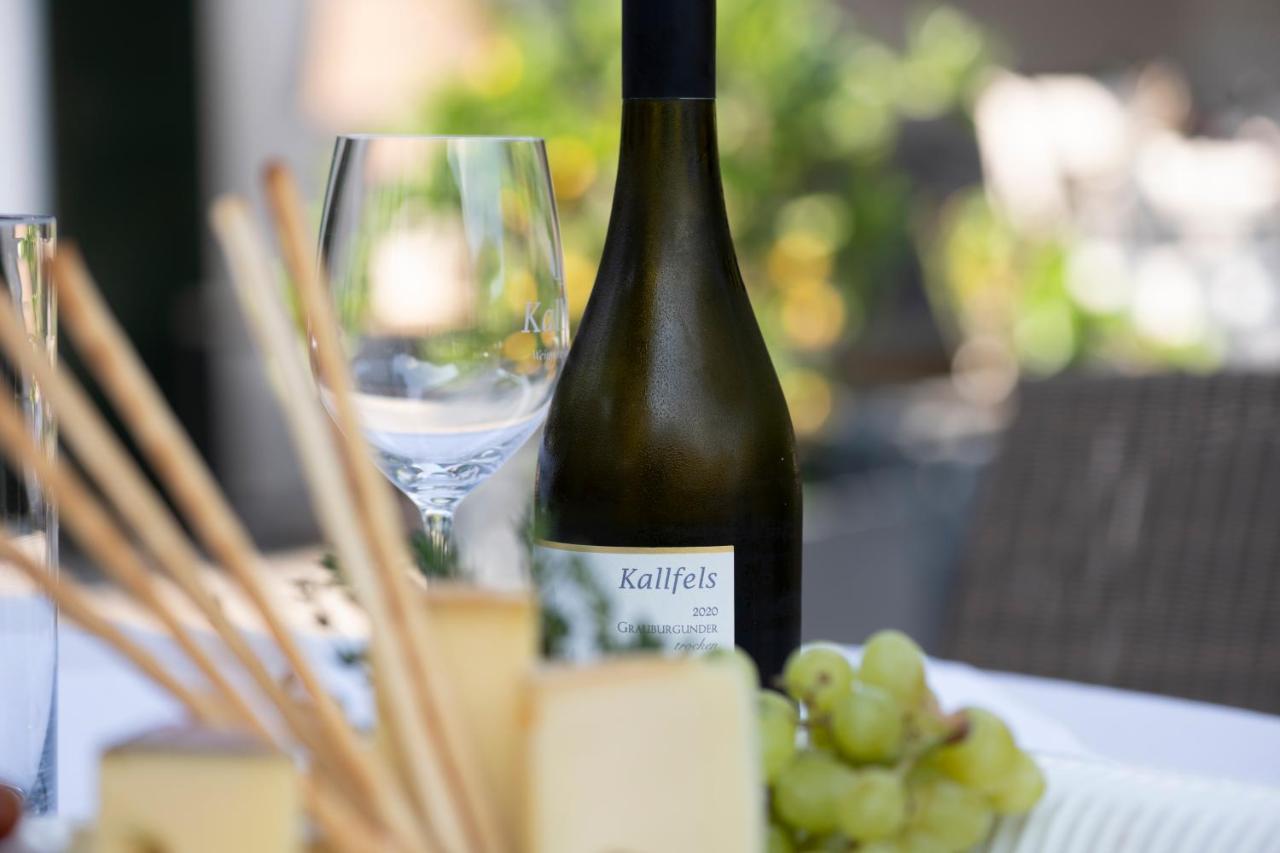 Wein Und Landhaus Kallfels Kröv Екстериор снимка